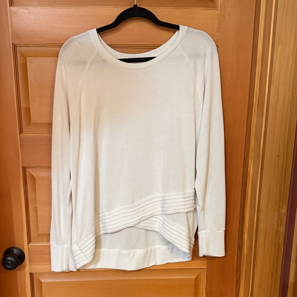 Athleta Off-White Long Sleeve Tee